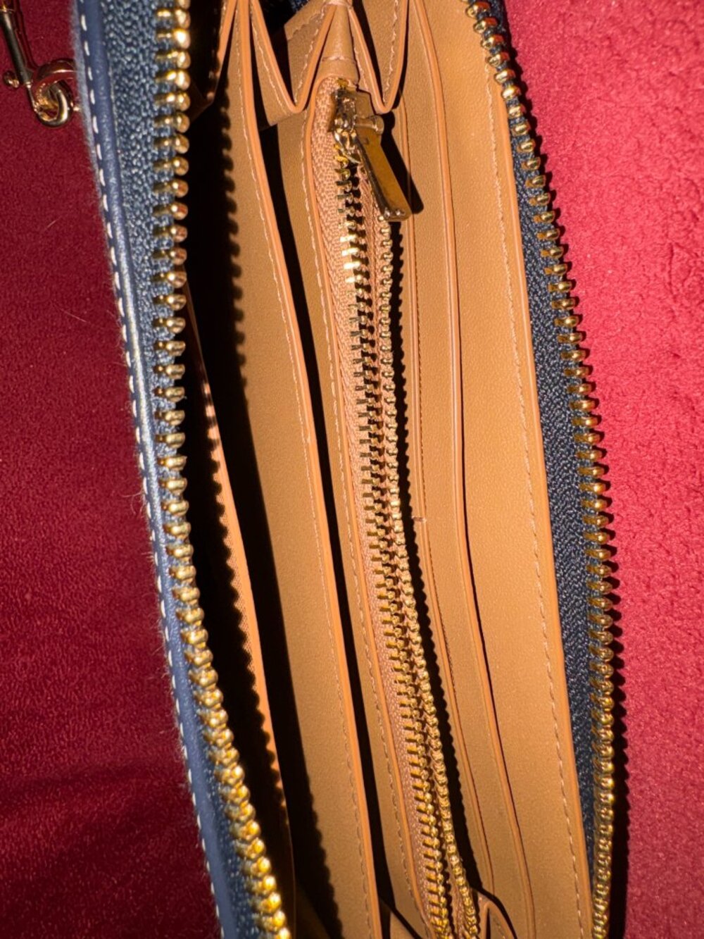 COACH zip around wallet with strap - Picture 4 of 6